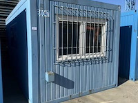 Bureaucontainer, met ramen, deur, keukenblok, tafel en stoelen - afbeelding 1 van  4