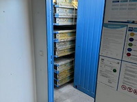 Bureaucontainer, met ramen, deur, keukenblok, tafel en stoelen - afbeelding 4 van  4