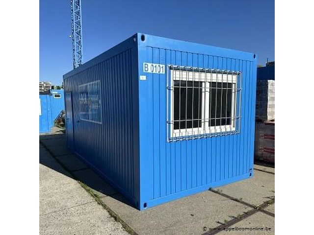 Bureaucontainer, met ramen en deur, ingericht met tafel en stoelen - afbeelding 1 van  4
