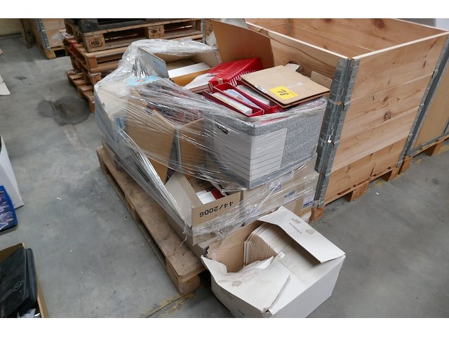 Bureaugerief + europallet - afbeelding 1 van  5