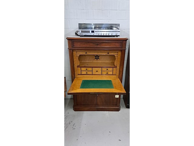 Bureaukast met 2 verborgen lades - afbeelding 2 van  2