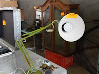 Bureaulamp en prullaria - afbeelding 1 van  1