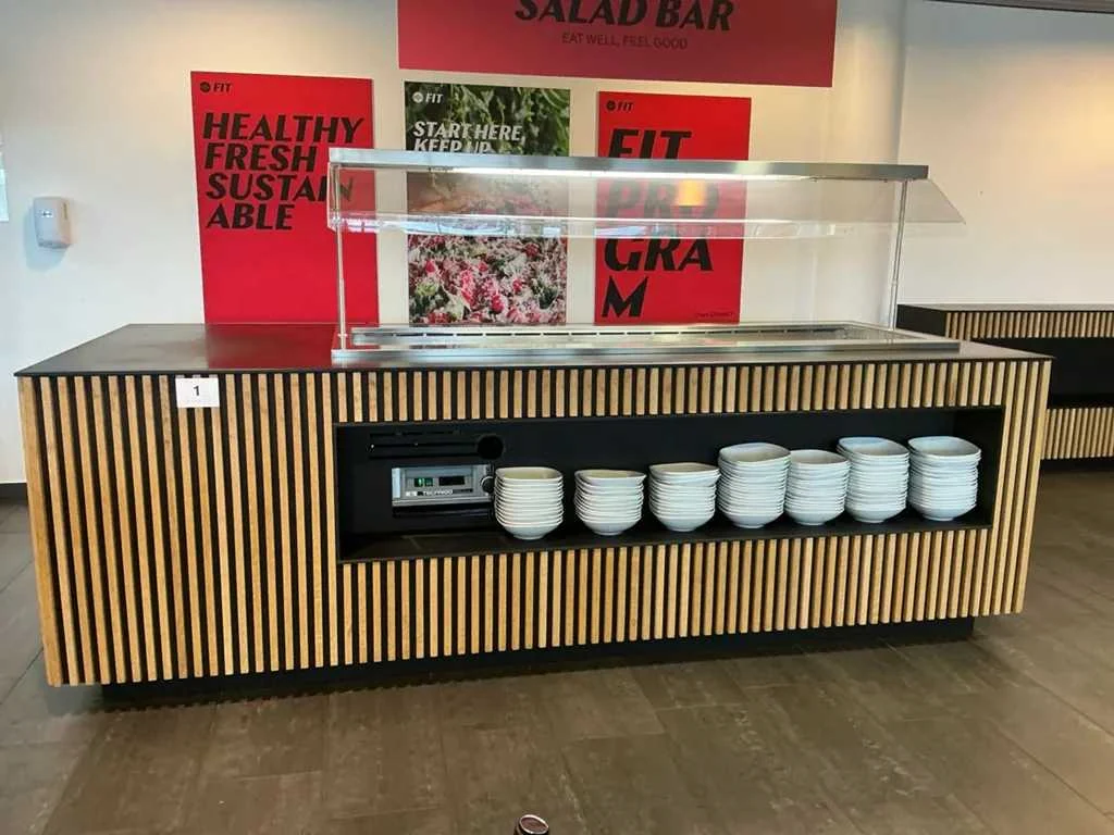 Bureaumaterialen, meubels en afbraakmaterialen