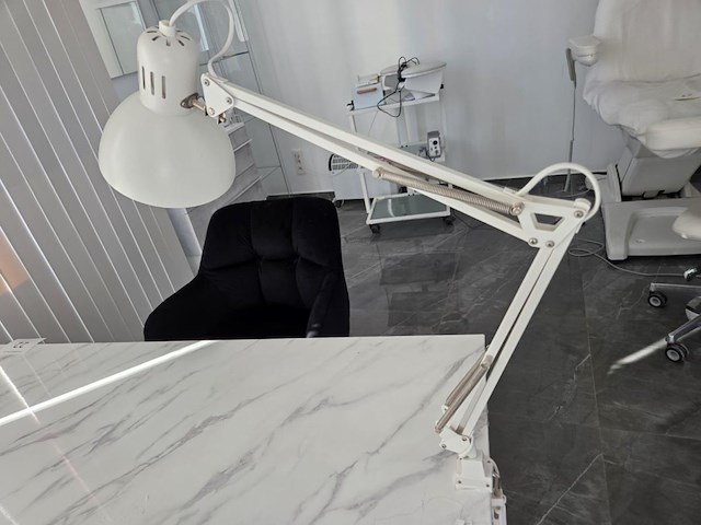 Bureaumeubel met lampen - afbeelding 5 van  9
