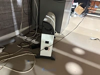 Bureauopstelling met meubilair en toebehoren - afbeelding 3 van  27