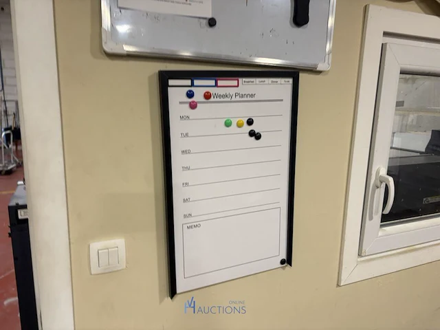 Bureauopstelling met meubilair en toebehoren - afbeelding 16 van  27