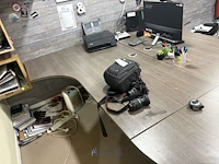 Bureauopstelling met meubilair en toebehoren - afbeelding 23 van  27