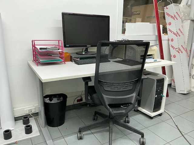 Bureauopstelling - afbeelding 1 van  5