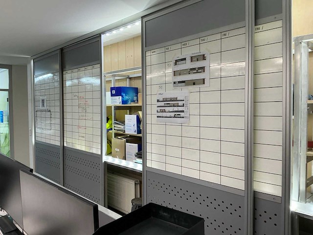 Bureauopstelling - afbeelding 4 van  19