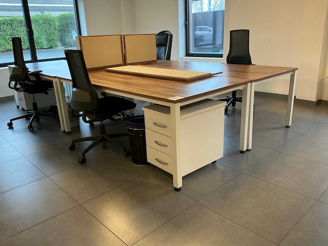 Bureauopstelling - afbeelding 1 van  8