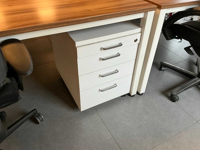 Bureauopstelling - afbeelding 7 van  8