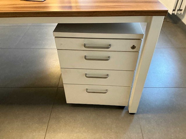 Bureauopstelling - afbeelding 6 van  8