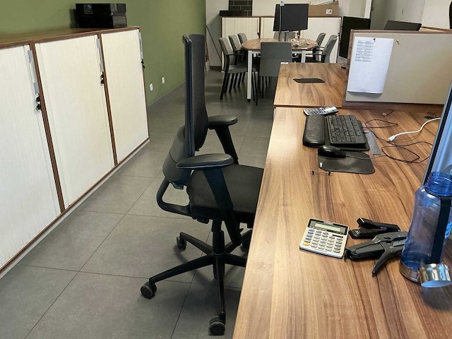 Bureauopstelling - afbeelding 7 van  8