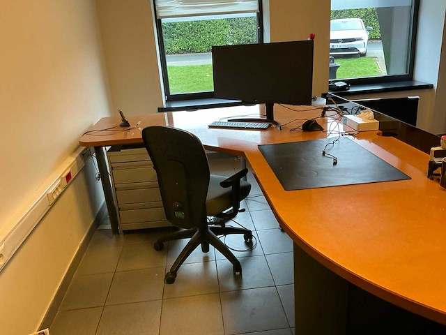Bureauopstelling - afbeelding 7 van  12