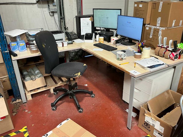 Bureauopstelling - afbeelding 1 van  10