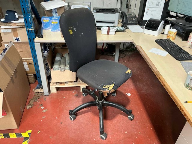 Bureauopstelling - afbeelding 3 van  10