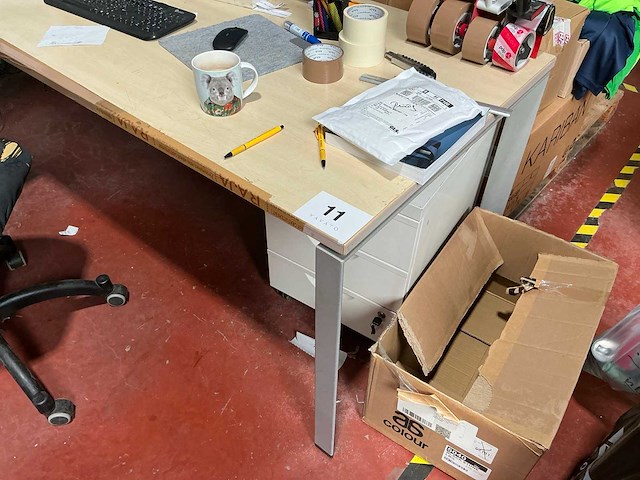 Bureauopstelling - afbeelding 4 van  10