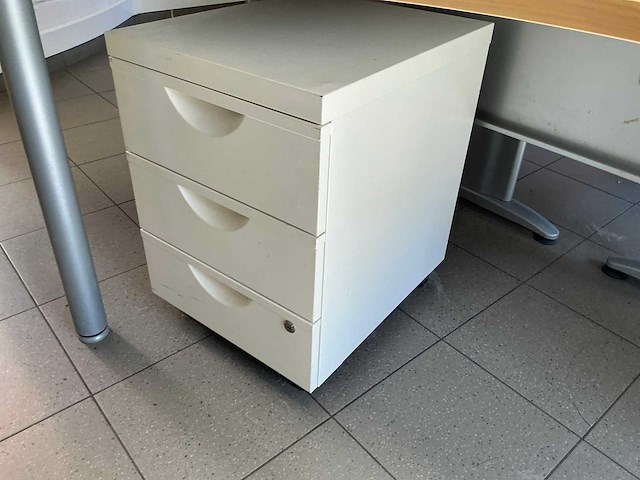 Bureauopstelling - afbeelding 3 van  8