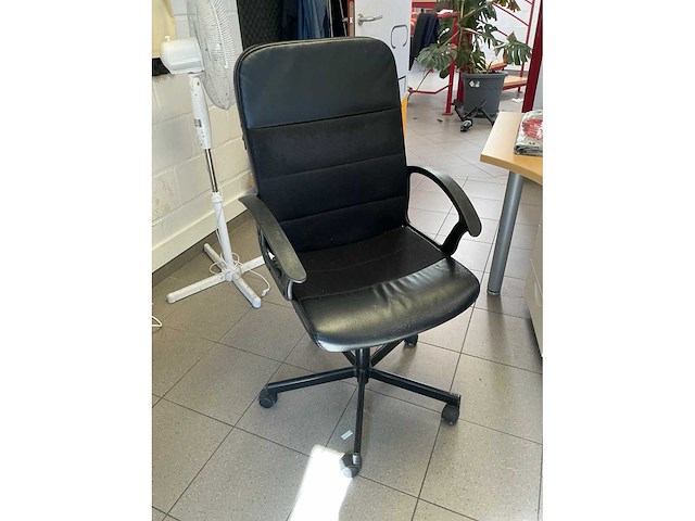 Bureauopstelling - afbeelding 4 van  8