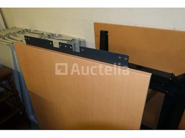Bureaus en tafels - afbeelding 3 van  12