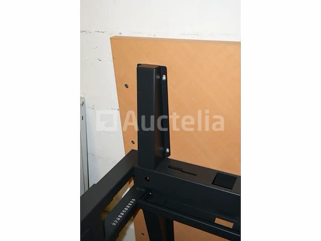 Bureaus en tafels - afbeelding 1 van  12