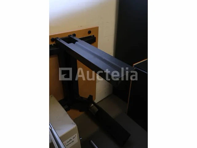 Bureaus en tafels - afbeelding 6 van  12