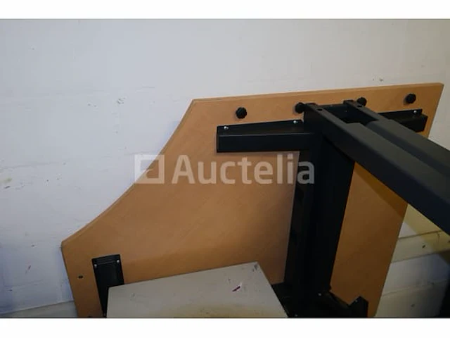 Bureaus en tafels - afbeelding 9 van  12