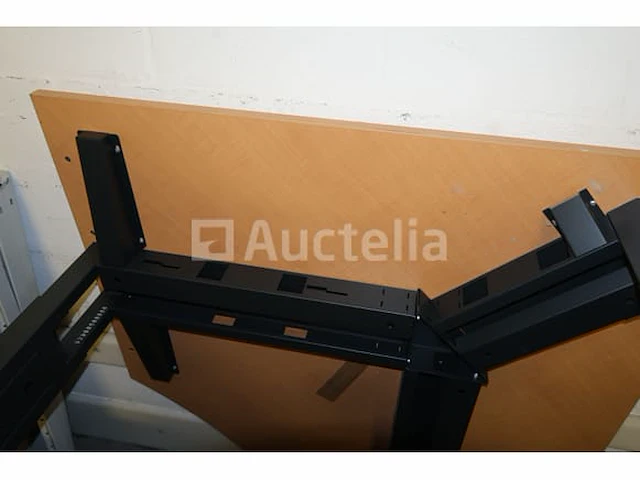 Bureaus en tafels - afbeelding 12 van  12