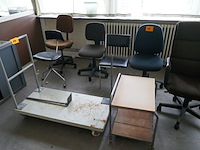 Bureaustoelen en transportkar - afbeelding 1 van  4
