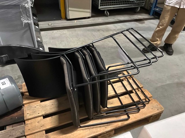 Bureautafel + 4 stoelen (2x) - afbeelding 4 van  4