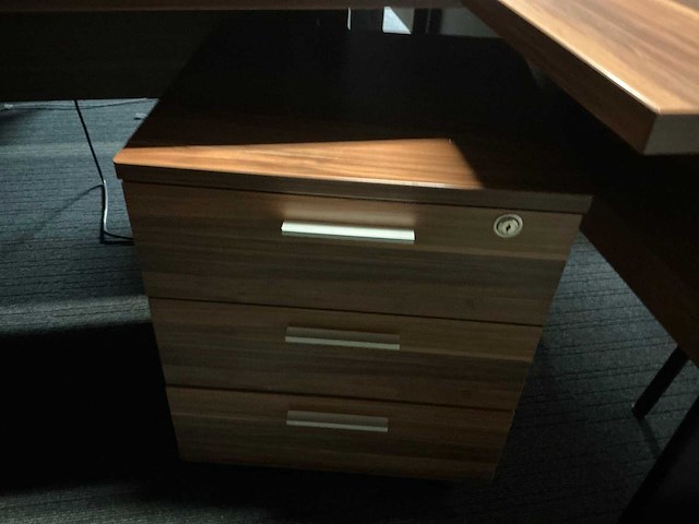 Bureautafel (4x) + bureau-/vergaderstoel (5x) - afbeelding 6 van  17