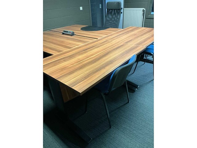 Bureautafel (4x) + bureau-/vergaderstoel (5x) - afbeelding 14 van  17