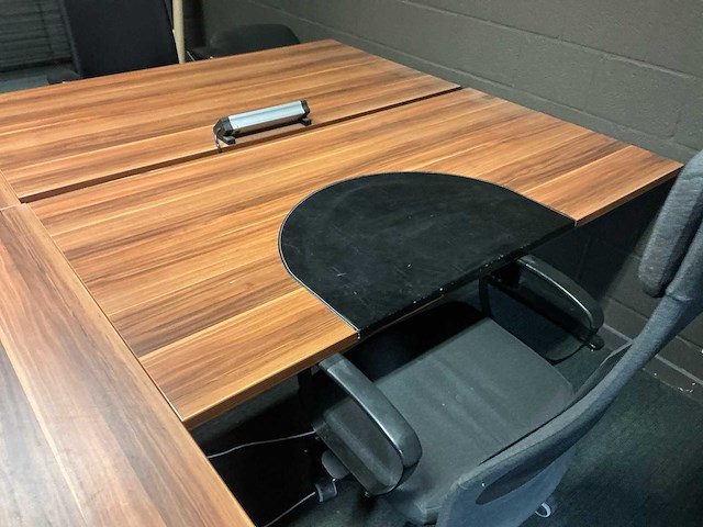 Bureautafel (4x) + bureau-/vergaderstoel (5x) - afbeelding 17 van  17