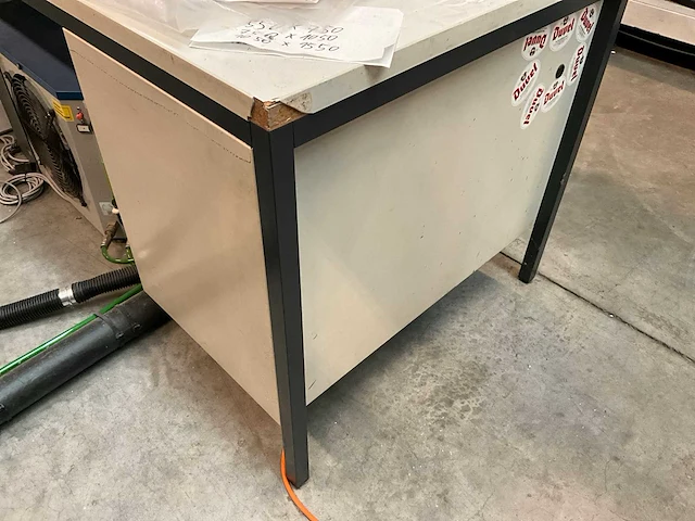 Bureautafel en dossierkasten - afbeelding 11 van  17