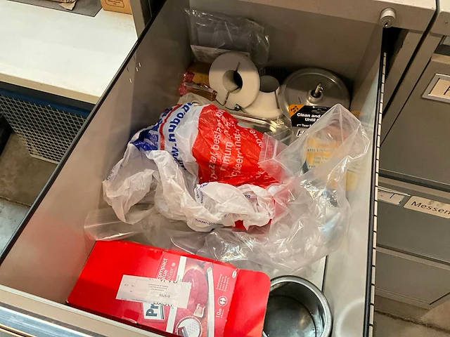 Bureautafel en dossierkasten - afbeelding 2 van  17