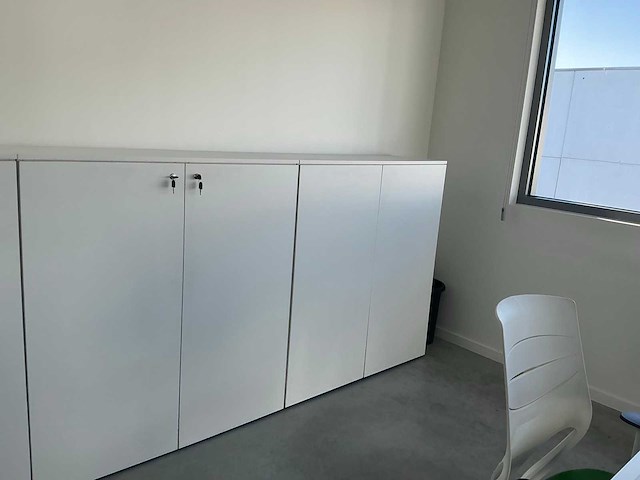 Bureautafel, inclusief ladenkast en mobiele stoel - afbeelding 7 van  7