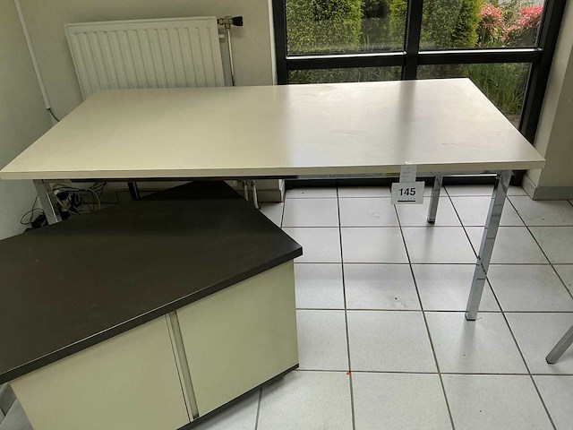 Bureautafel + kast op wieltjes - afbeelding 2 van  4