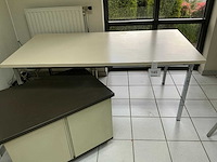 Bureautafel + kast op wieltjes - afbeelding 2 van  4