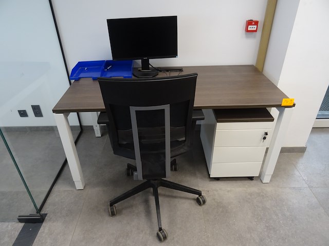 Bureautafel + ladekastje en bureaustoel - afbeelding 1 van  6