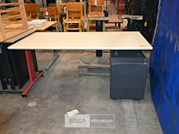 Bureautafel met ladeblok - afbeelding 2 van  4