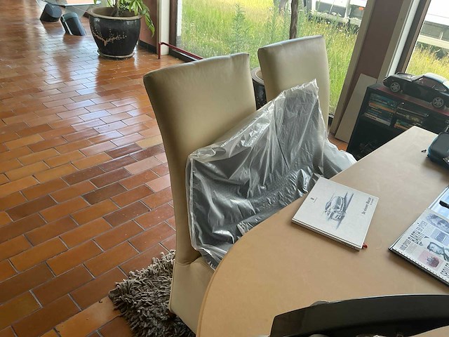 Bureautafel met stoelen - afbeelding 3 van  5