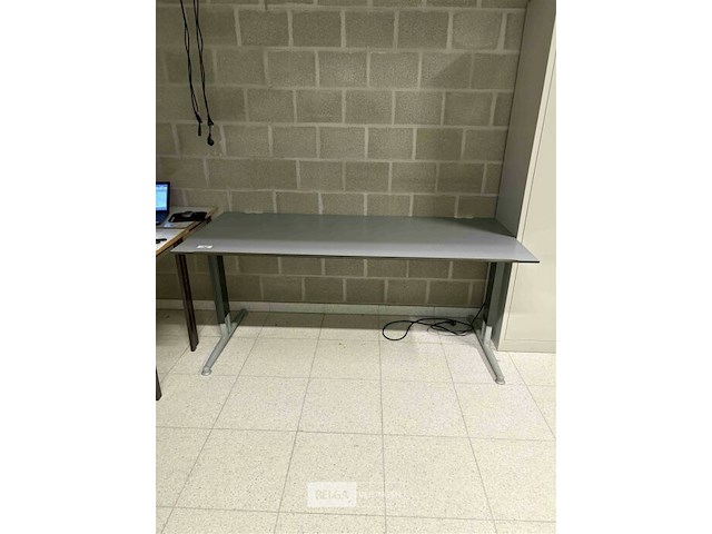 Bureautafel met verstelbaar trespa blad - afbeelding 2 van  2