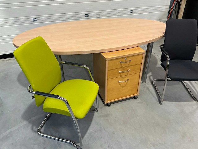 Bureautafel ovaal + stoelen & kastje - afbeelding 2 van  6