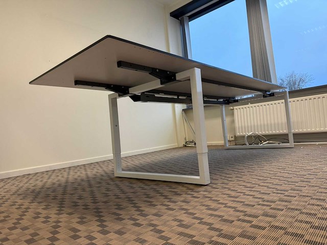 Bureautafel - afbeelding 6 van  8