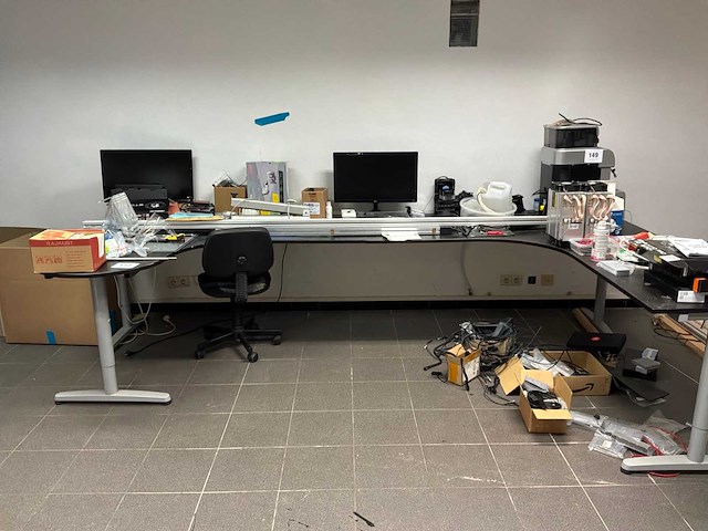 Bureautafel - afbeelding 1 van  6