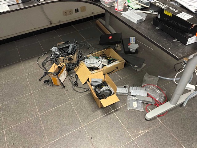 Bureautafel - afbeelding 6 van  6