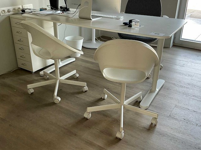 Bureautafel - afbeelding 1 van  9