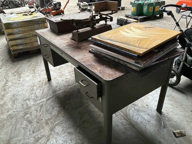 Bureautafel - afbeelding 1 van  6