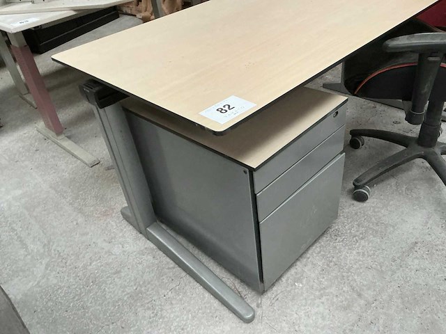 Bureautafel - afbeelding 1 van  1