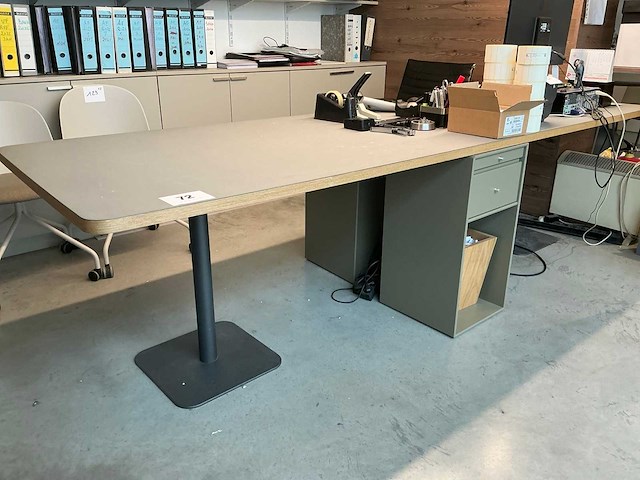 Bureautafel - afbeelding 1 van  4